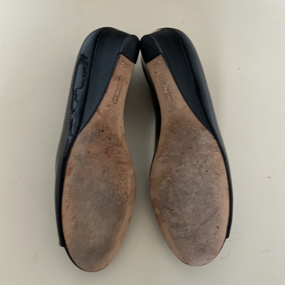 Cole Haan Black Patent Low Heeled Open Toe Wedges, US 8.5 - Picture 7 of 8